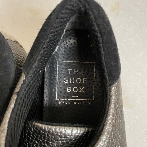 The Shoe Box Silver /Gray Metallic Star Sneakers (like Golden Goose) Sz 7 - Picture 7 of 9